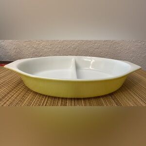 Pyrex Yellow 1 Quart Oval Divided Casserole Split Dish Vintage